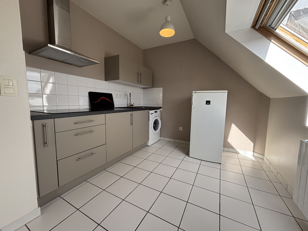 A LOUER. Libre Immédiatement. Quimper, Proche Centre-Ville, Studio de 34 m² avec Balcon