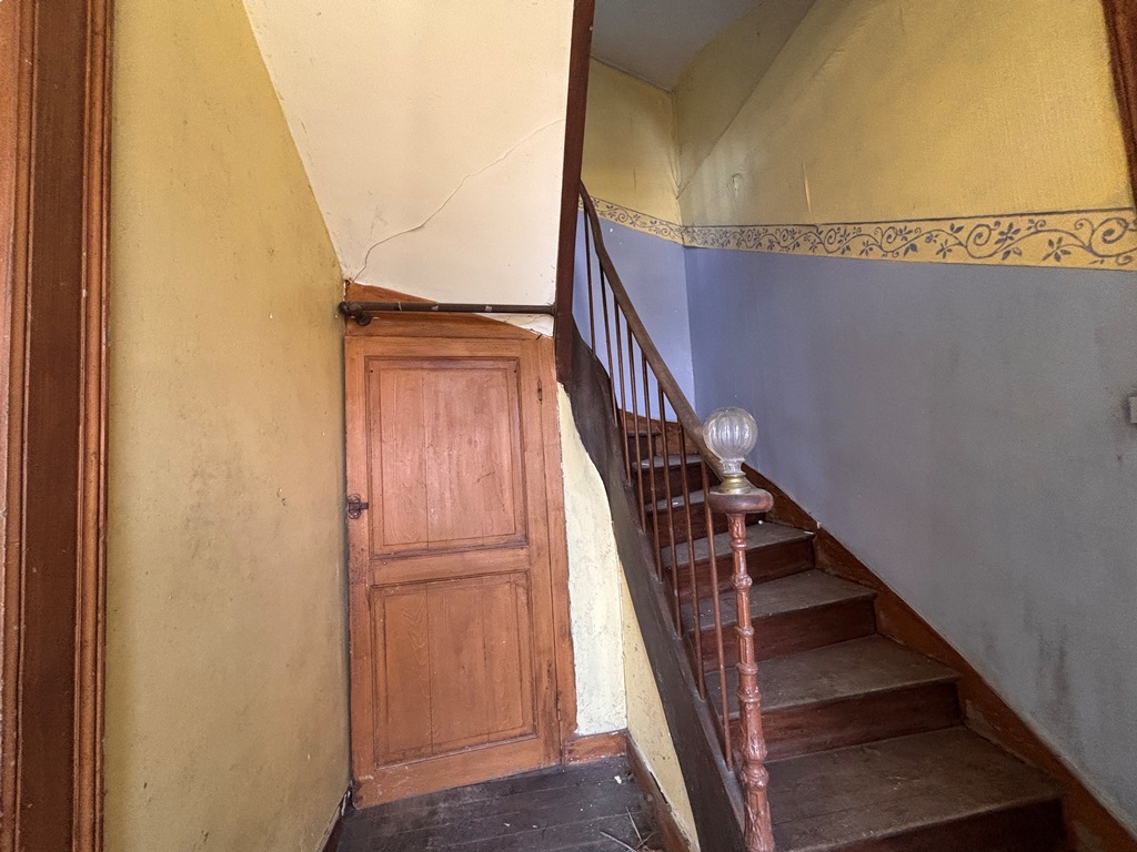 Quimper centre ville  Le Quartier prisé du Manoir Des Salles L’année 30 Tant Recherchée à Rénover Avec Jardin à Proximité de Tous Commerces.