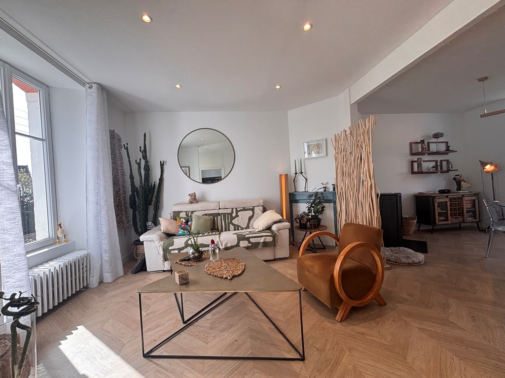 Quimper centre ville à Pied. Coquette Maison des Années 1930 Entièrement Rénovée avec Jardin