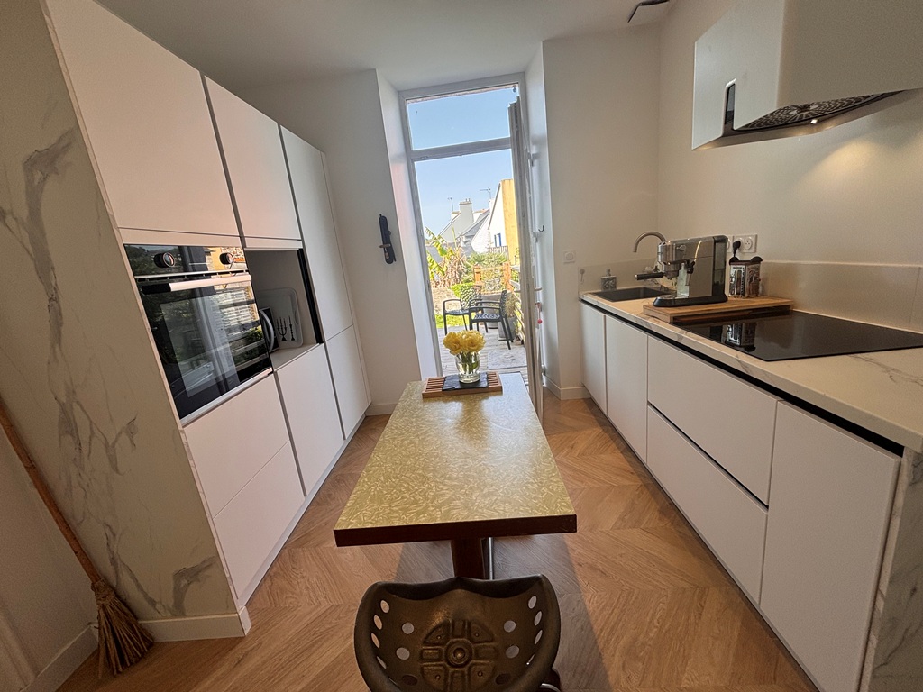 Quimper centre ville à Pied. Coquette Maison des Années 1930 Entièrement Rénovée avec Jardin