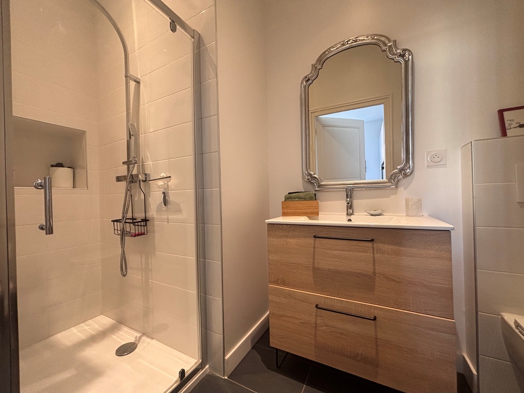 Quimper centre ville à Pied. Coquette Maison des Années 1930 Entièrement Rénovée avec Jardin