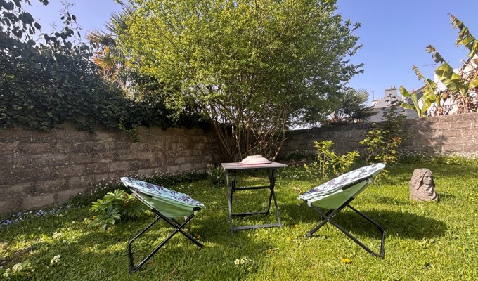 Quimper centre ville à Pied. Coquette Maison des Années 1930 Entièrement Rénovée avec Jardin