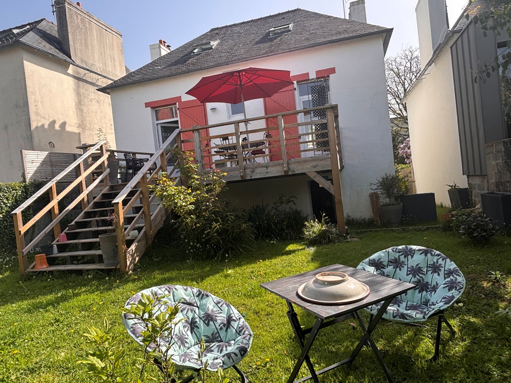 Quimper centre ville à Pied. Coquette Maison des Années 1930 Entièrement Rénovée avec Jardin