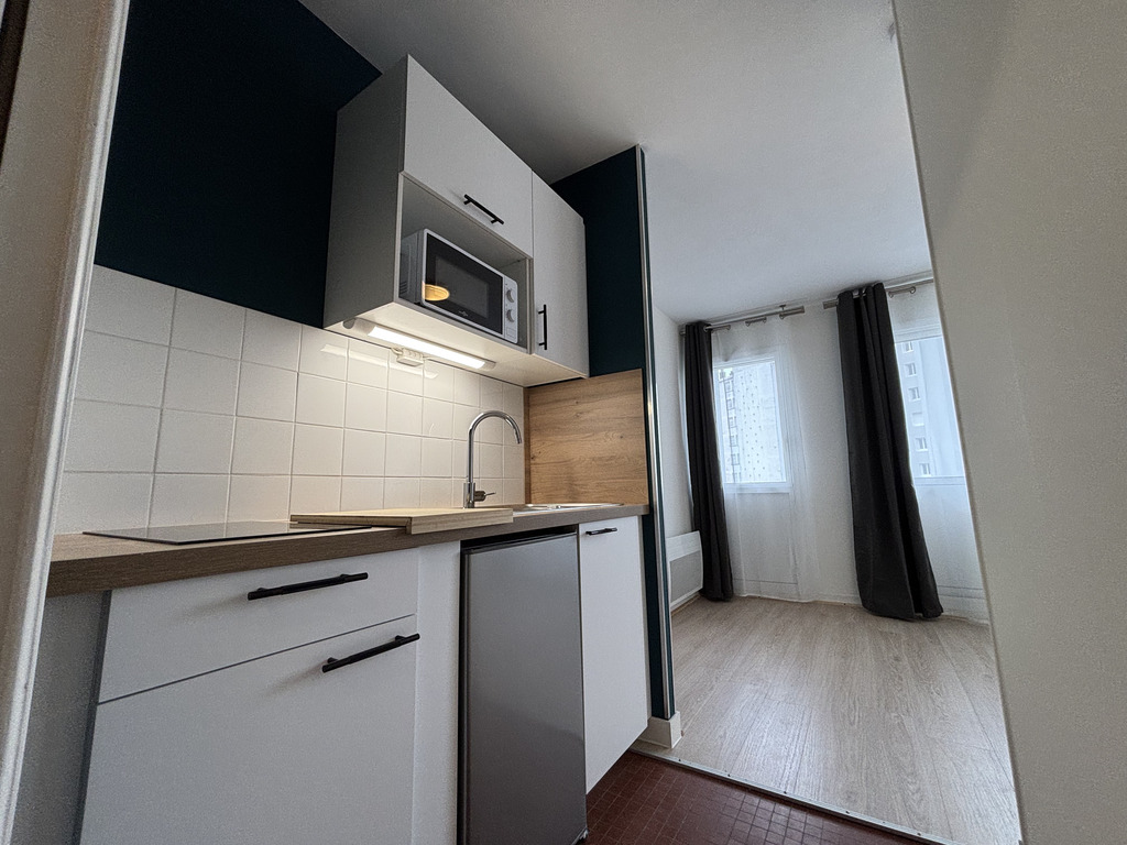 A LOUER. Libre immédiatement, QUIMPER, Quartier de Prat Maria, Studio de 26 m² Rénové avec Balcon