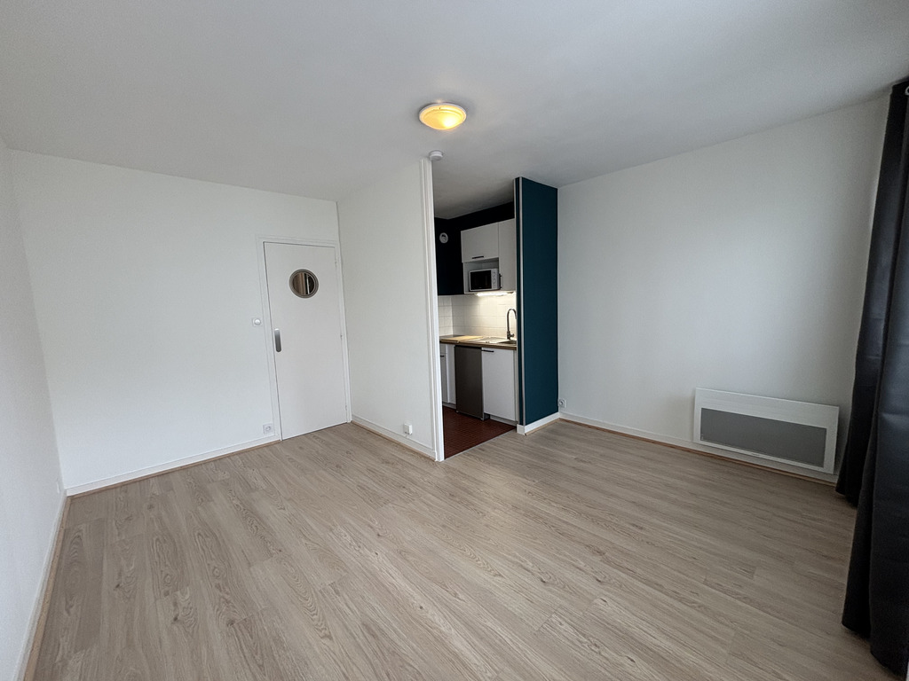 A LOUER. Libre immédiatement, QUIMPER, Quartier de Prat Maria, Studio de 26 m² Rénové avec Balcon