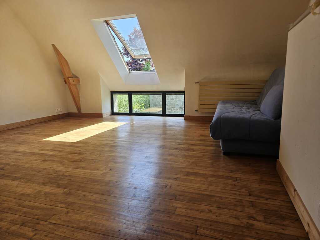 Guidel – La Spacieuse & Lumineuse Longère de Caractère de 260m² Rénovée Par Architecte de Talent à Deux Pas des Plages !