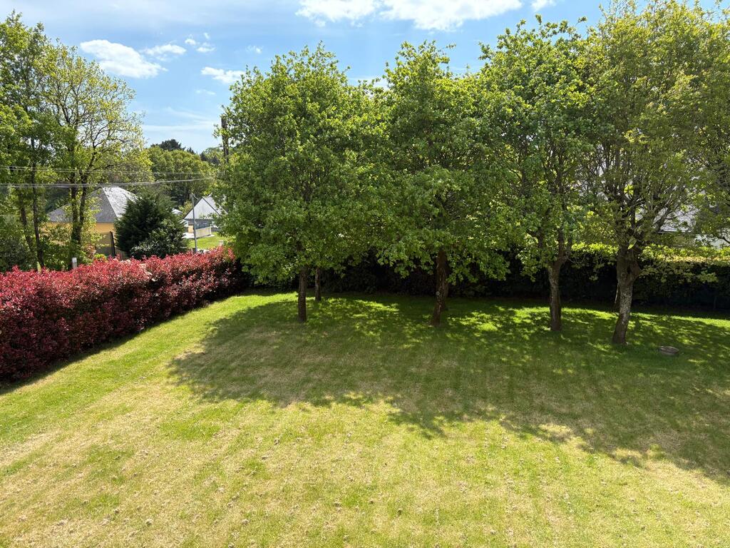 Guidel – Séduisante & Lumineuse Maison d’Architecte Au Calme Sur son Terrain Arboré de 1500m²