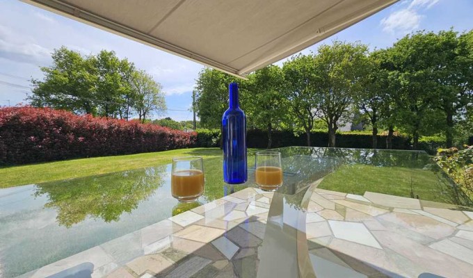 Guidel – Séduisante & Lumineuse Maison d’Architecte Au Calme Sur son Terrain Arboré de 1500m²