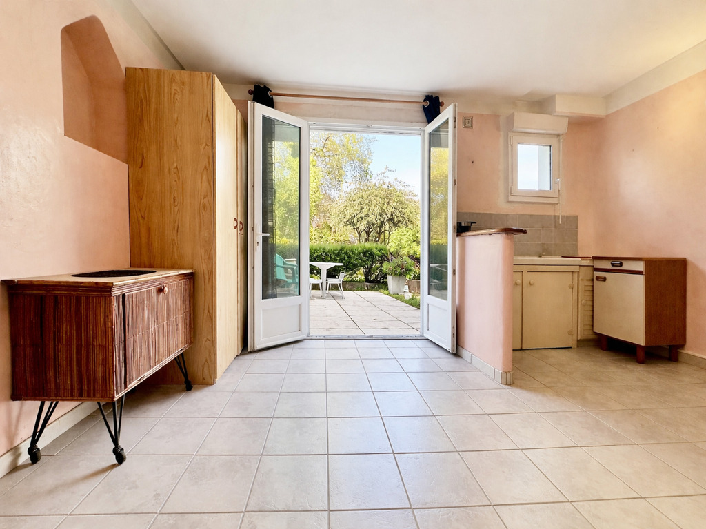 Audierne – Maison Familiale & Lumineuse avec Jardin Arboré à Deux Pas du Littoral