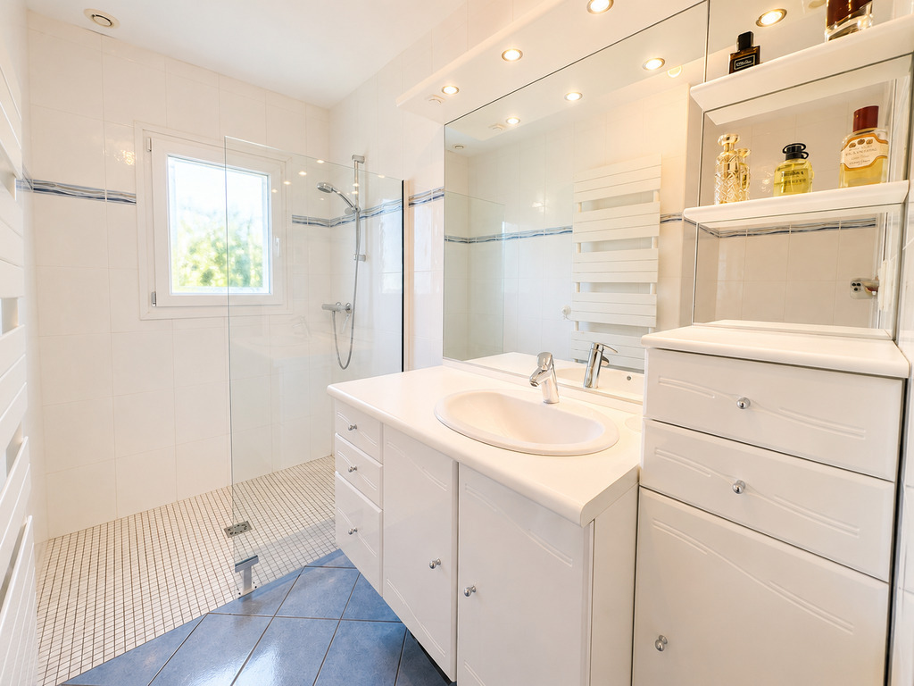 Plouhinec – Vue Mer & Lumineuse Contemporaine Avec Double Garage & Dépendance