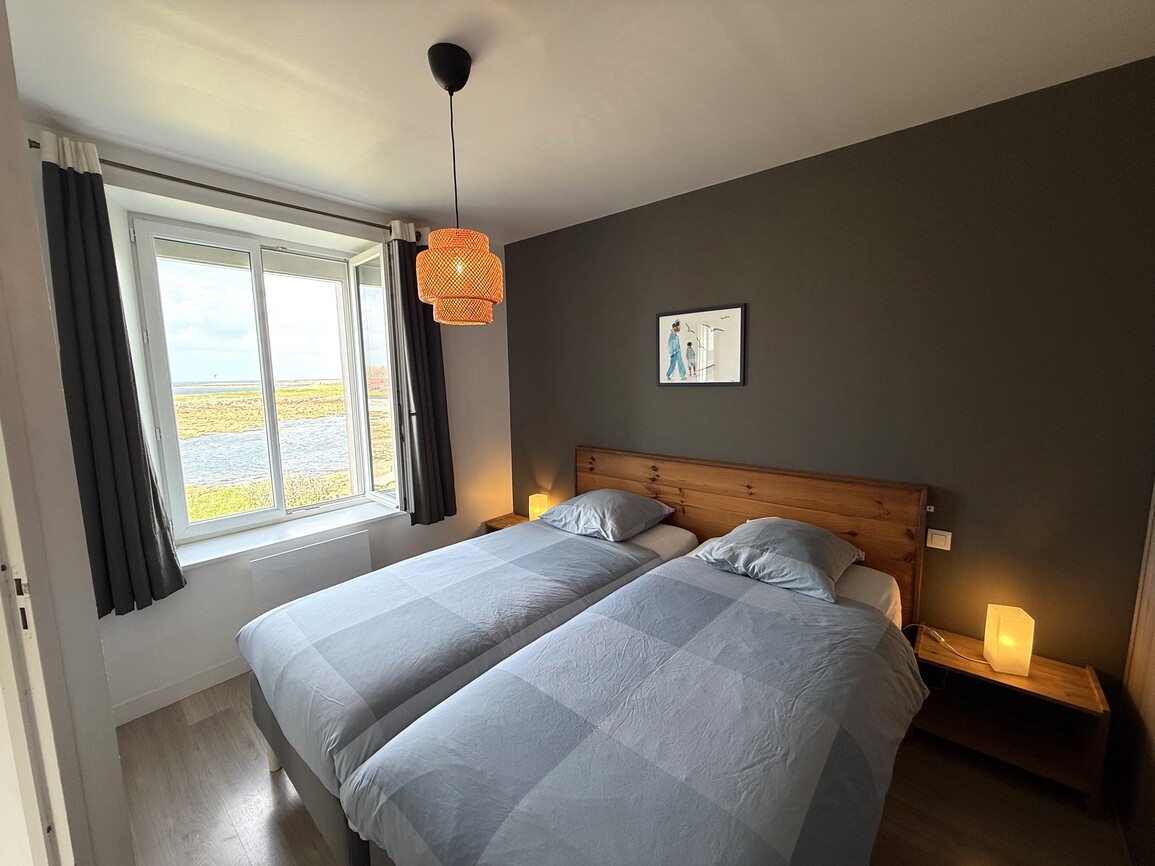 Exclusivité Agence – Ile de Sein Propriété Comprenant 6 Appartements de Standing & une Salle de Réunion