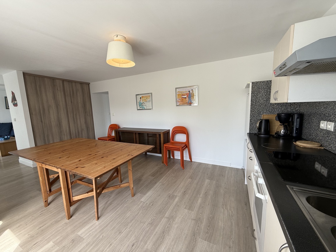 Exclusivité Agence – Ile de Sein Propriété Comprenant 6 Appartements de Standing & une Salle de Réunion