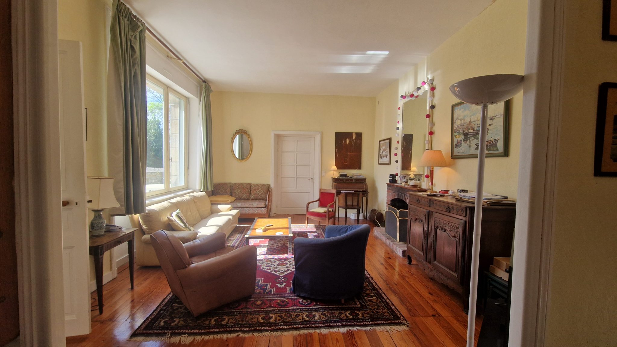 Douarnenez Centre Quartier Historique Plain Pied de 200 m²Avec Jardin Clos