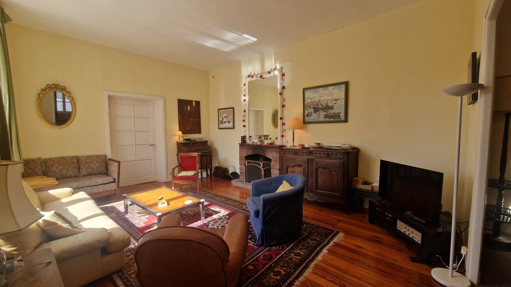 Douarnenez Centre Quartier Historique Plain Pied de 200 m²Avec Jardin Clos