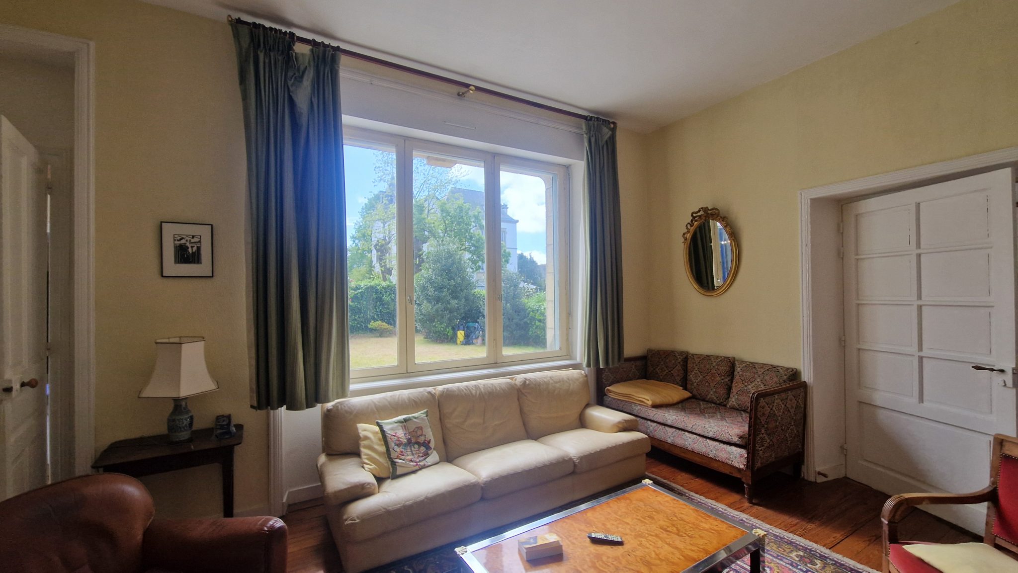 Douarnenez Centre Quartier Historique Plain Pied de 200 m²Avec Jardin Clos