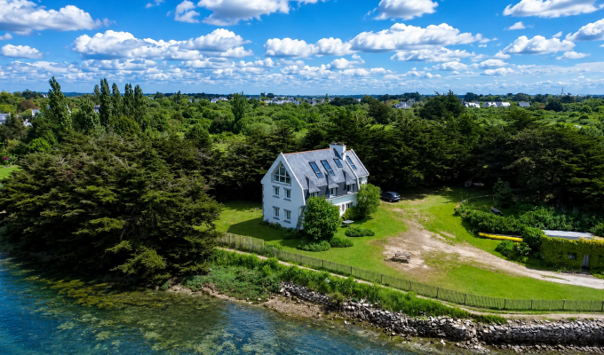Le Golfe du Morbihan Pour Seul Horizon – Propriété d’Exception de 260m² ” Les Pieds Dans l’Eau”