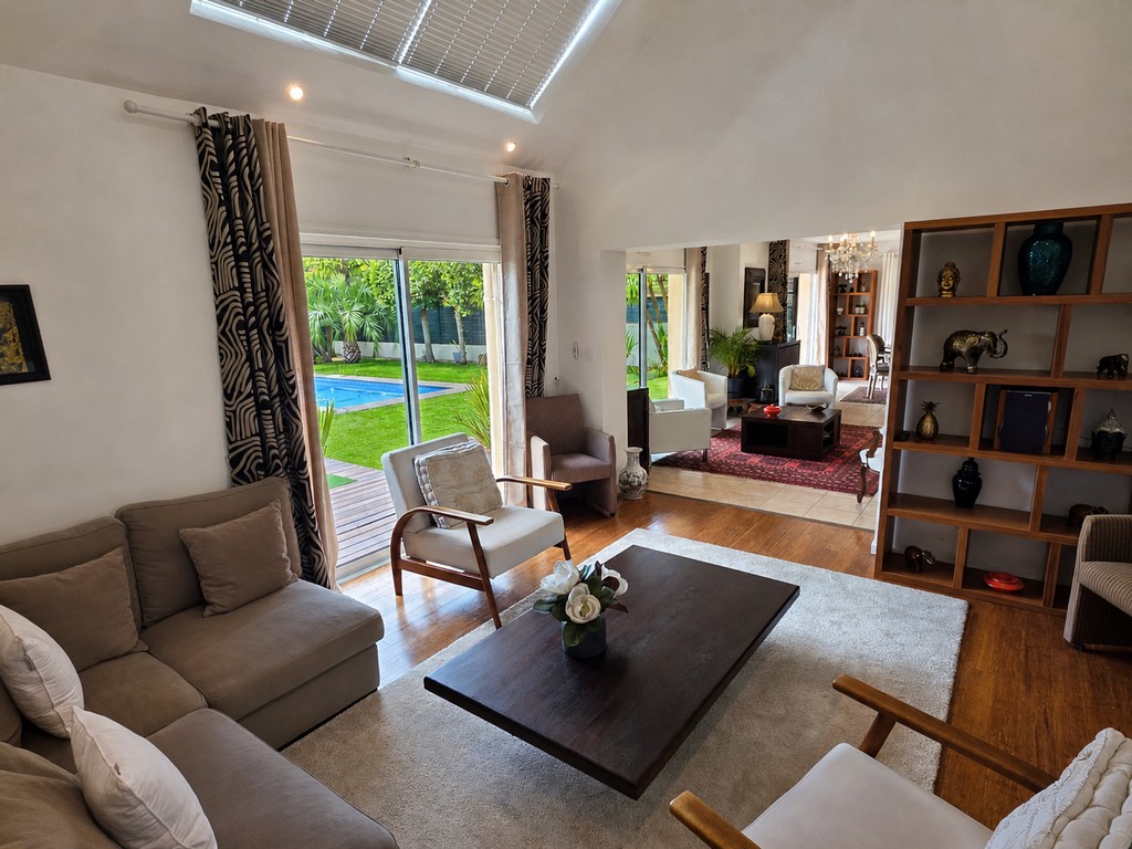 Loctudy – Contemporaine Avec Piscine & son Jardin Paysager, à Quelques Pas de La Plage & Proche du Port.