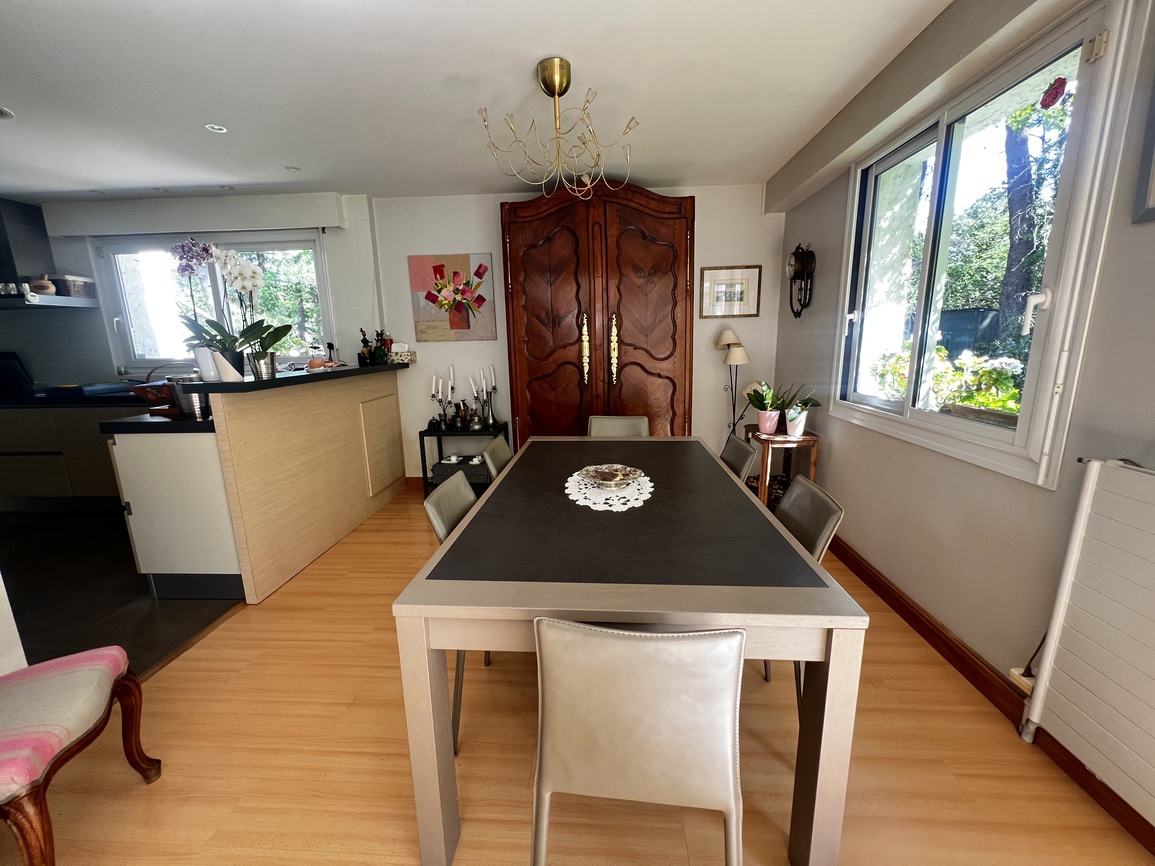 Ploemeur – L’Improbable & Qualitative Maison d’Architecte Plain-Pied (215m²) Sur Parc Arboré de 8000m²