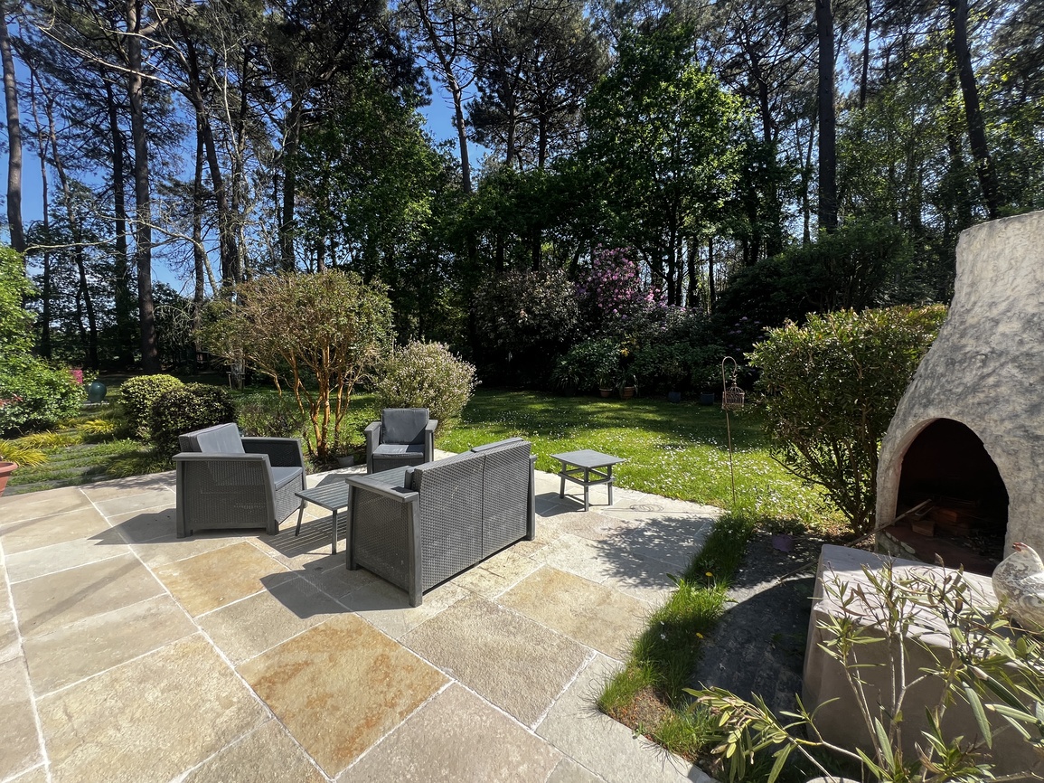 Ploemeur – L’Improbable & Qualitative Maison d’Architecte Plain-Pied (215m²) Sur Parc Arboré de 8000m²