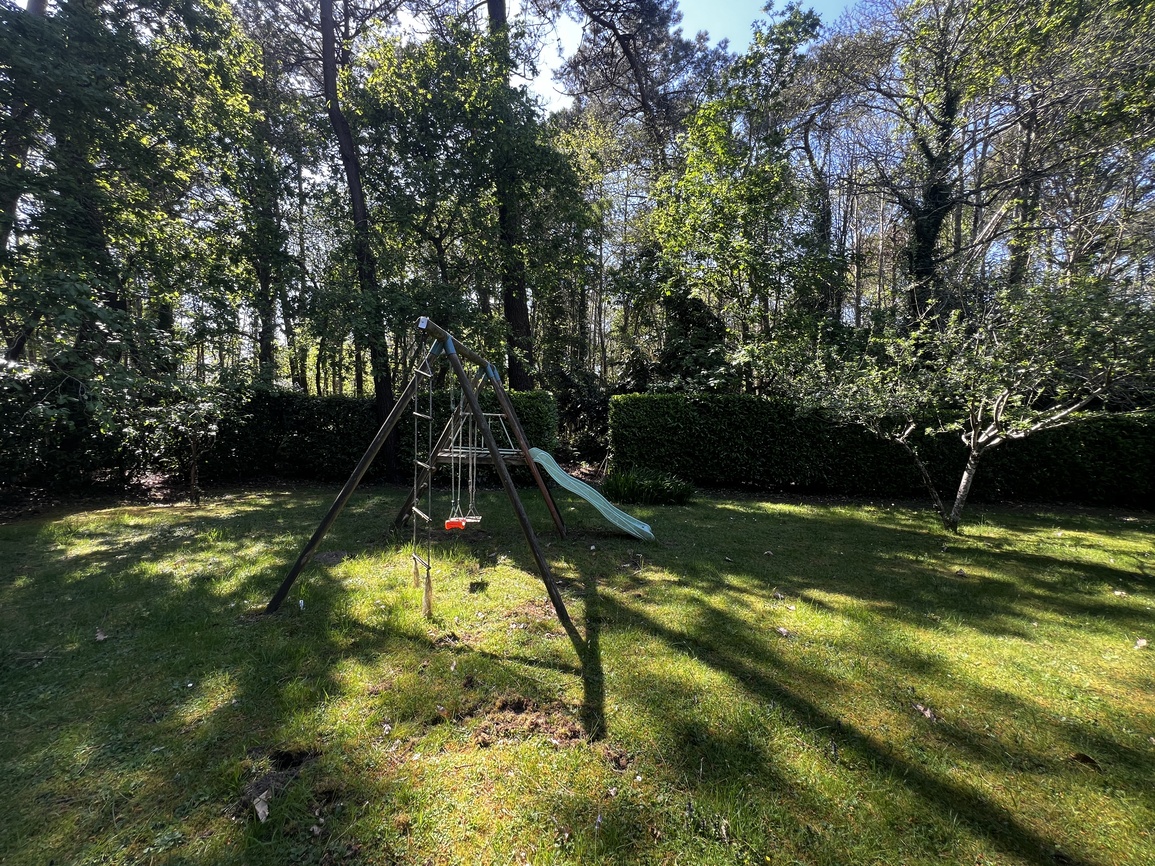 Ploemeur – L’Improbable & Qualitative Maison d’Architecte Plain-Pied (215m²) Sur Parc Arboré de 8000m²