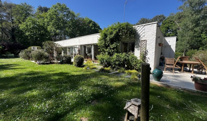 Ploemeur – L’Improbable & Qualitative Maison d’Architecte Plain-Pied (215m²) Sur Parc Arboré de 8000m²