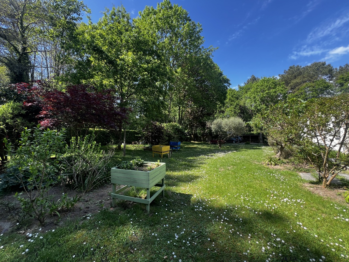 Ploemeur – L’Improbable & Qualitative Maison d’Architecte Plain-Pied (215m²) Sur Parc Arboré de 8000m²