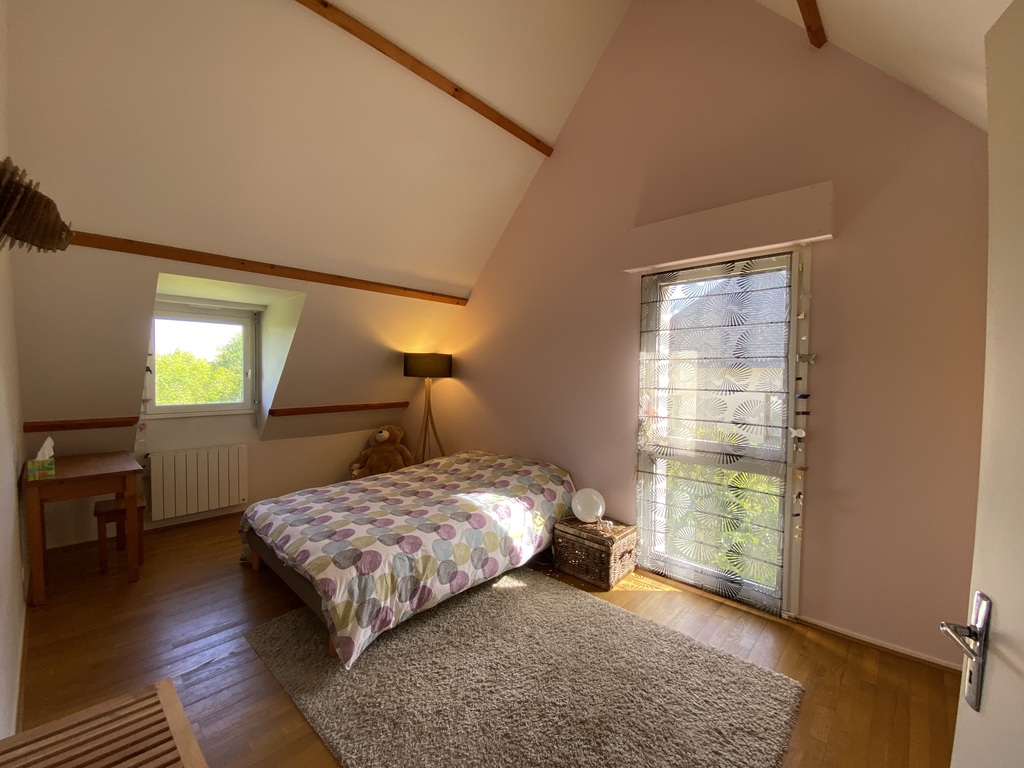 A Louer. Libre en Août 2026. Maison MEUBLÉE. 5 chambres, surface de 211 m² avec Jardin !