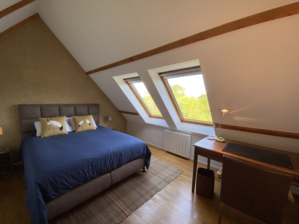 A Louer. Libre en Août 2026. Maison MEUBLÉE. 5 chambres, surface de 211 m² avec Jardin !