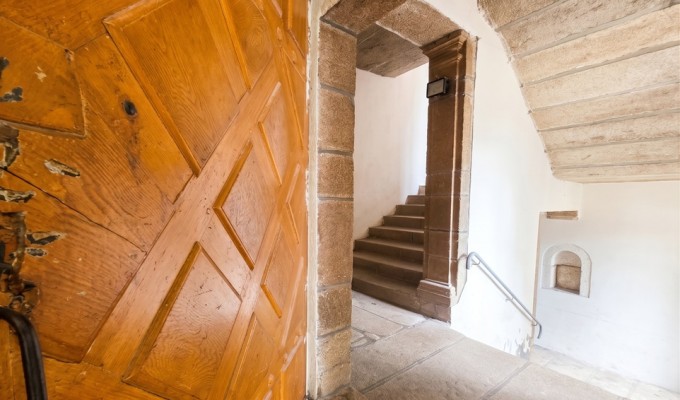 PONT L’ABBE, Plein Centre-Ville, Appartement T2 Situé Dans Un Bel Immeuble Historique