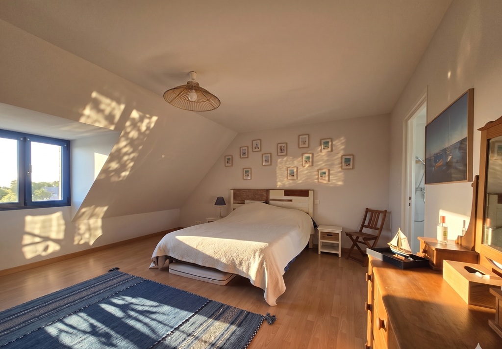Penmarch, Vaste Maison Traditionnelle (200m²) Avec Piscine & Son beau Jardin de 2470m²