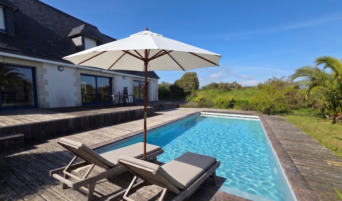 Penmarch, Vaste Maison Traditionnelle (200m²) Avec Piscine & Son beau Jardin de 2470m²