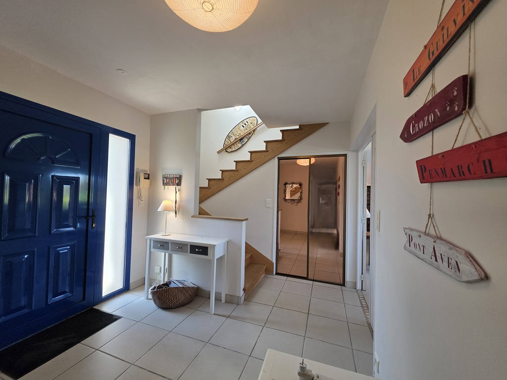 Penmarch, Vaste Maison Traditionnelle (200m²) Avec Piscine & Son beau Jardin de 2470m²