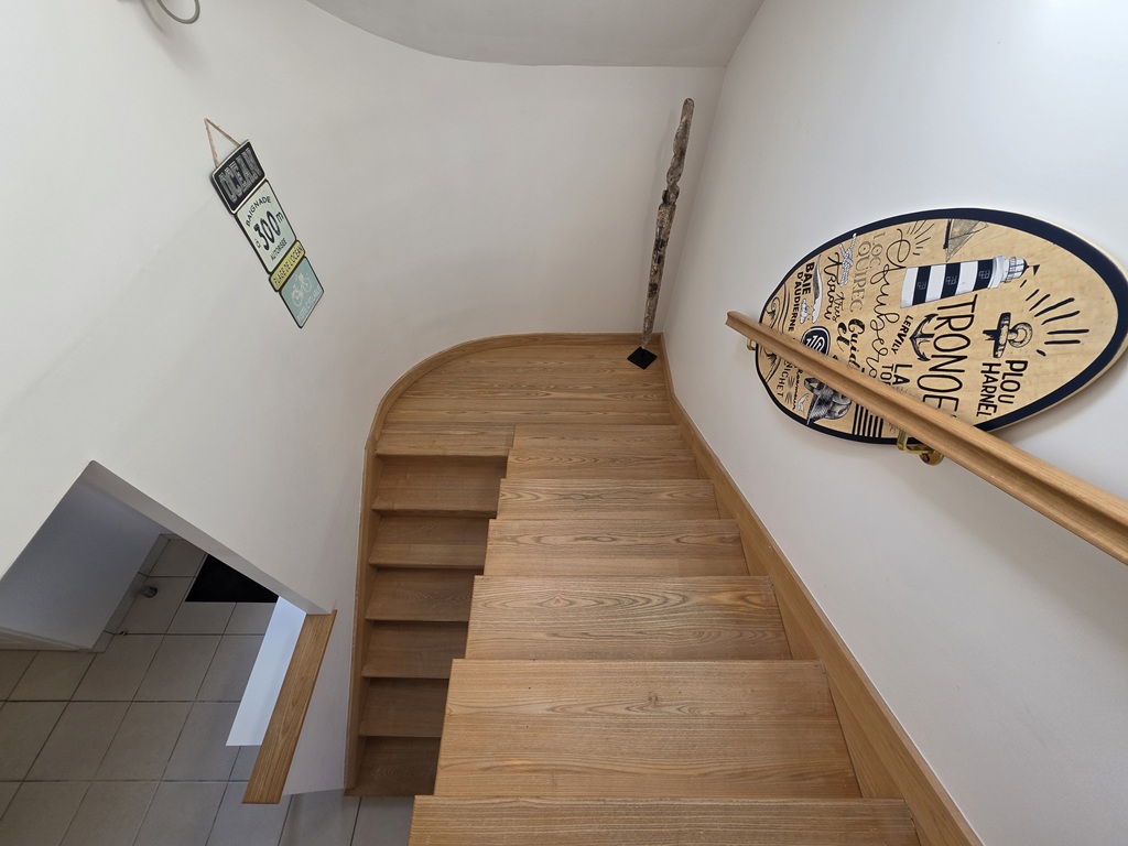 Penmarch, Vaste Maison Traditionnelle (200m²) Avec Piscine & Son beau Jardin de 2470m²