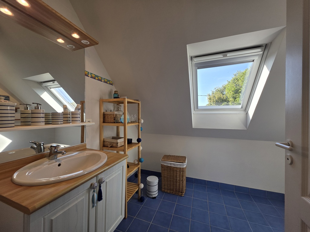 Penmarch, Vaste Maison Traditionnelle (200m²) Avec Piscine & Son beau Jardin de 2470m²