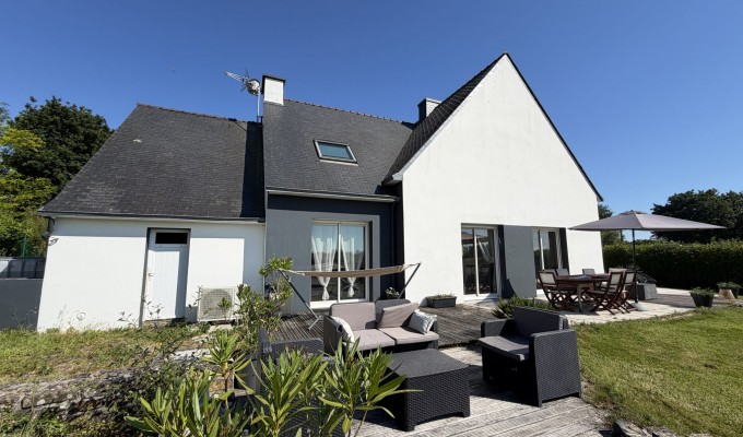 Exclusivité Agence , Quimper ,  La Ville à La Campagne Pour L’Elégante Contemporaine  & Son Vaste Jardin (1400m²)