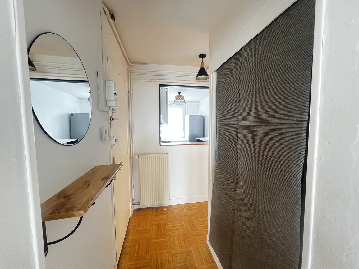 Lorient  – L’Appartement Traversant & Lumineux (57 m²) avec Garage Box, Cave & Parking
