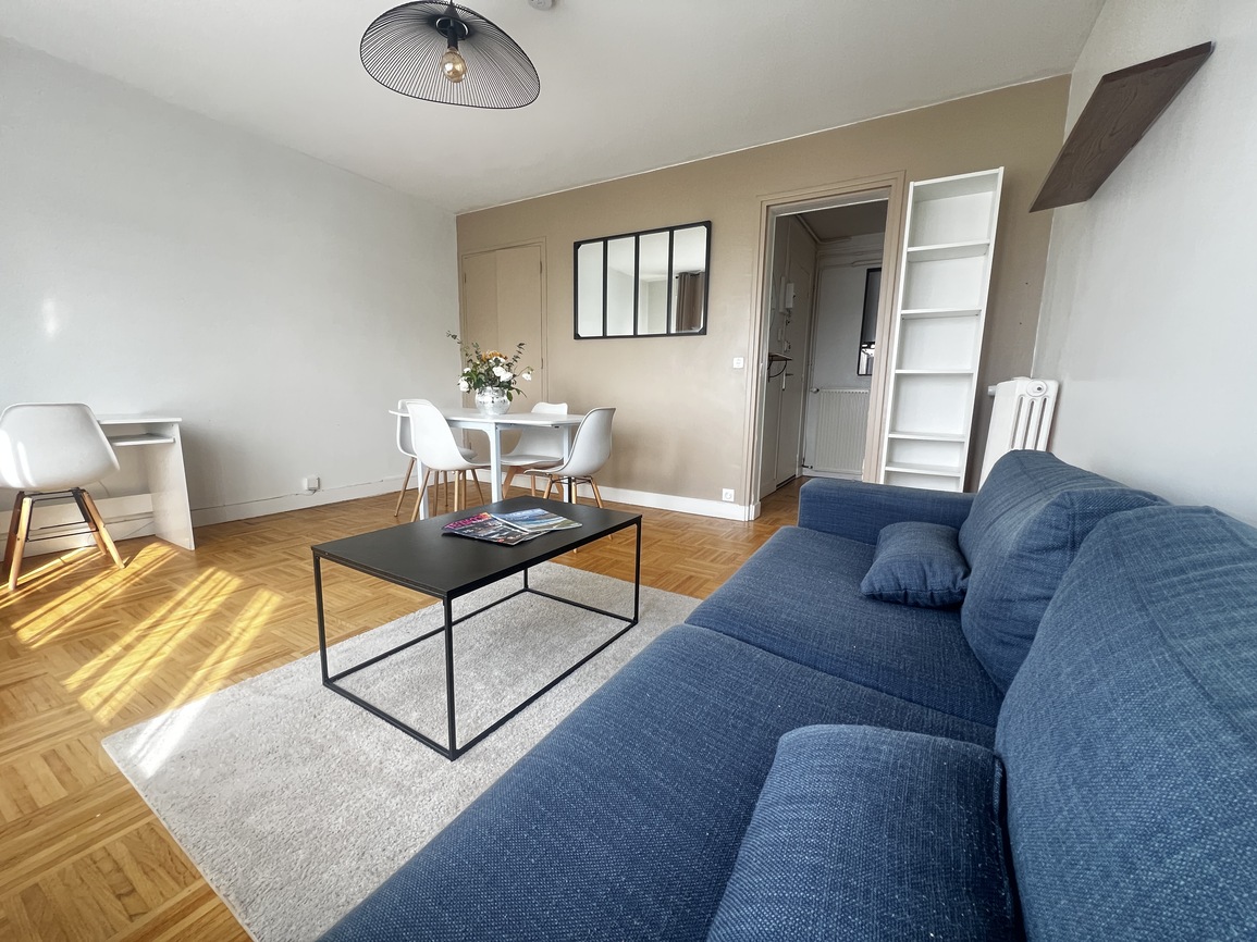 Lorient  – L’Appartement Traversant & Lumineux (57 m²) avec Garage Box, Cave & Parking