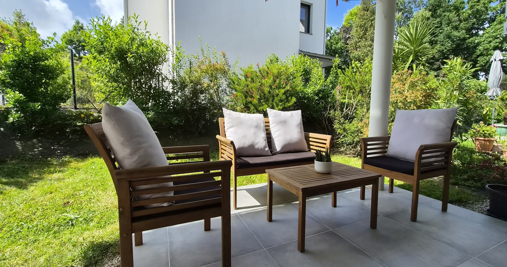 Fouesnant – Agréable T2 Avec Terrasse & Jardin & Parking. À Pied du Centre-Bourg