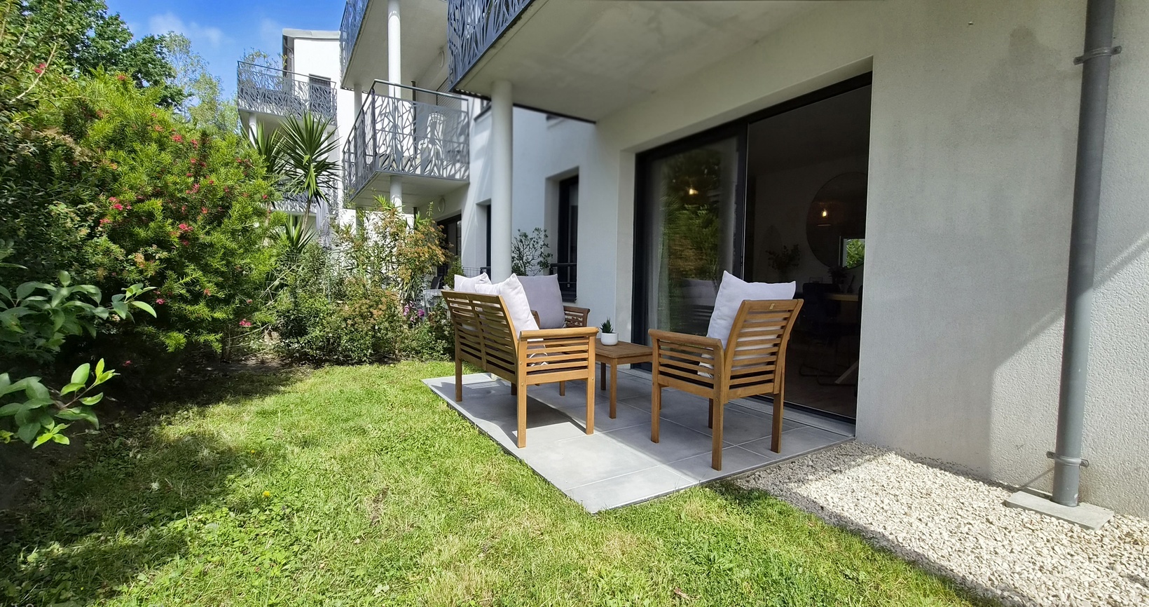 Fouesnant – Agréable T2 Avec Terrasse & Jardin & Parking. À Pied du Centre-Bourg