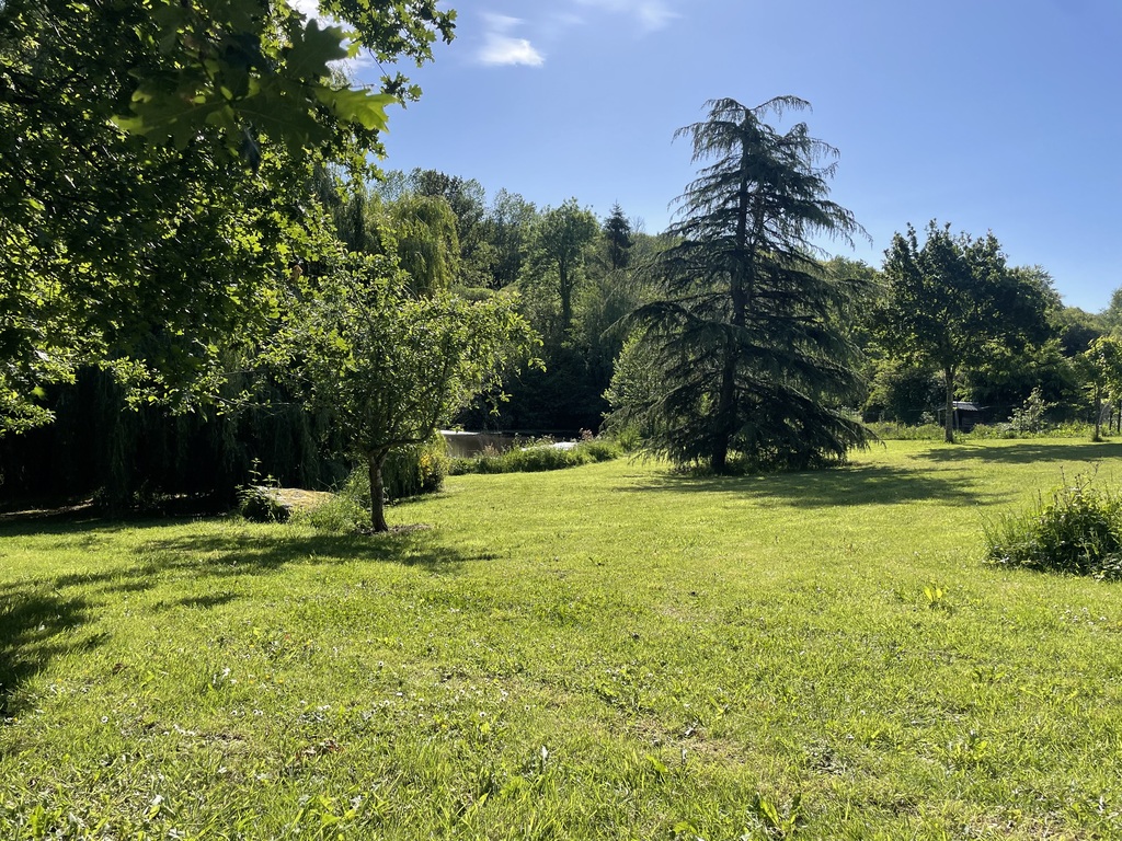 Douarnenez “Le Juch” – Maison Familiale avec Vie de Plain-Pied sur Terrain d’Exception avec Etang
