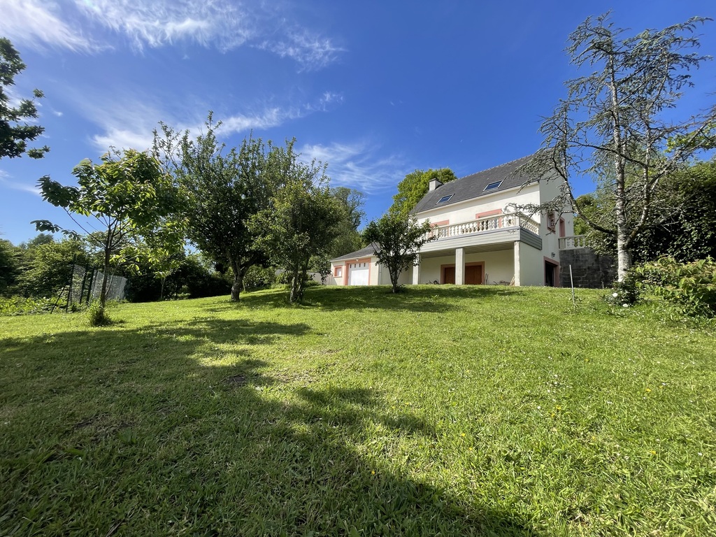 Douarnenez “Le Juch” – Maison Familiale avec Vie de Plain-Pied sur Terrain d’Exception avec Etang