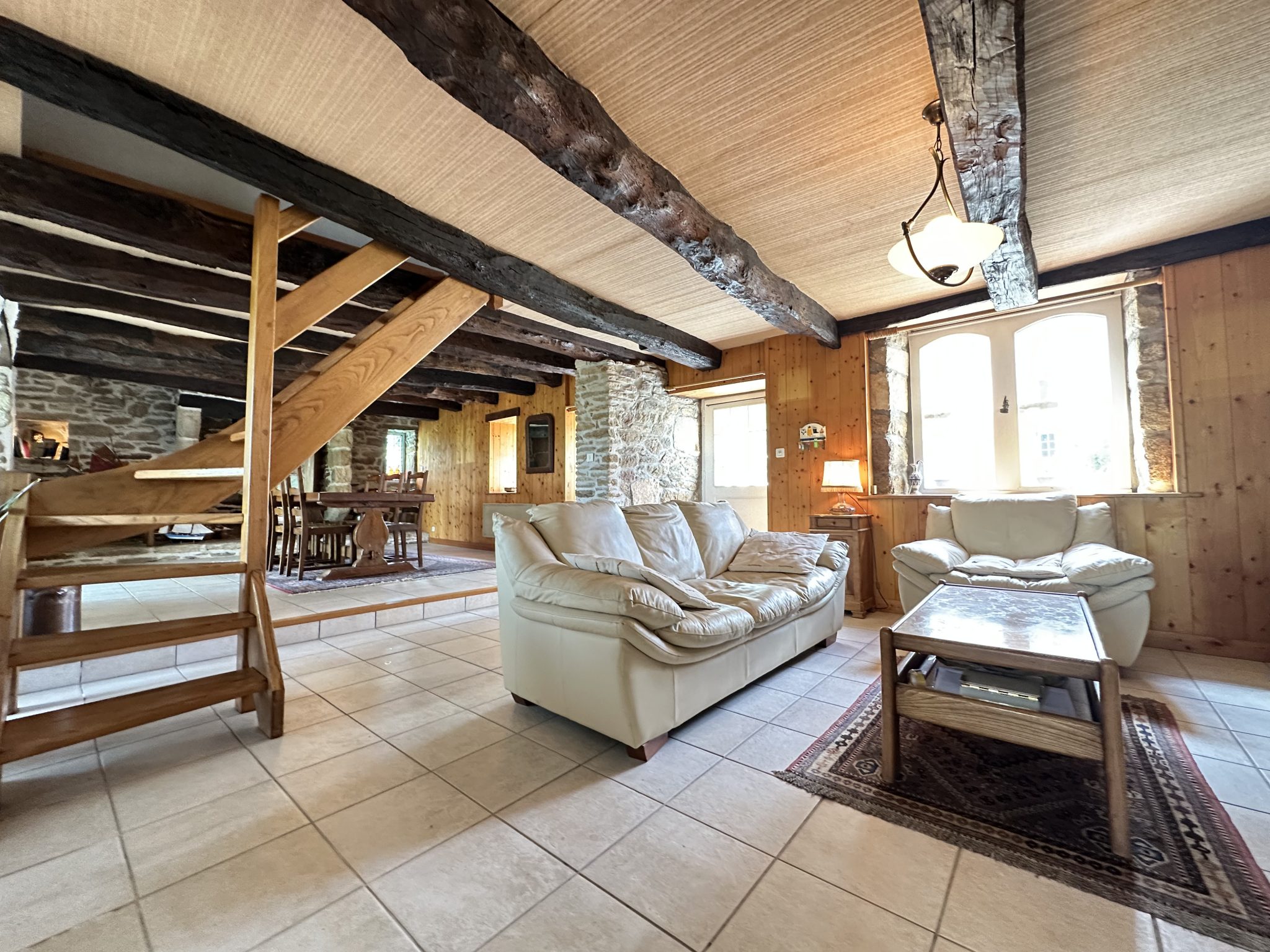 Moëlan-sur-Mer, Charme & Authenticité pour Cette Maison en Pierre Avec accès au Bélon à Pied !