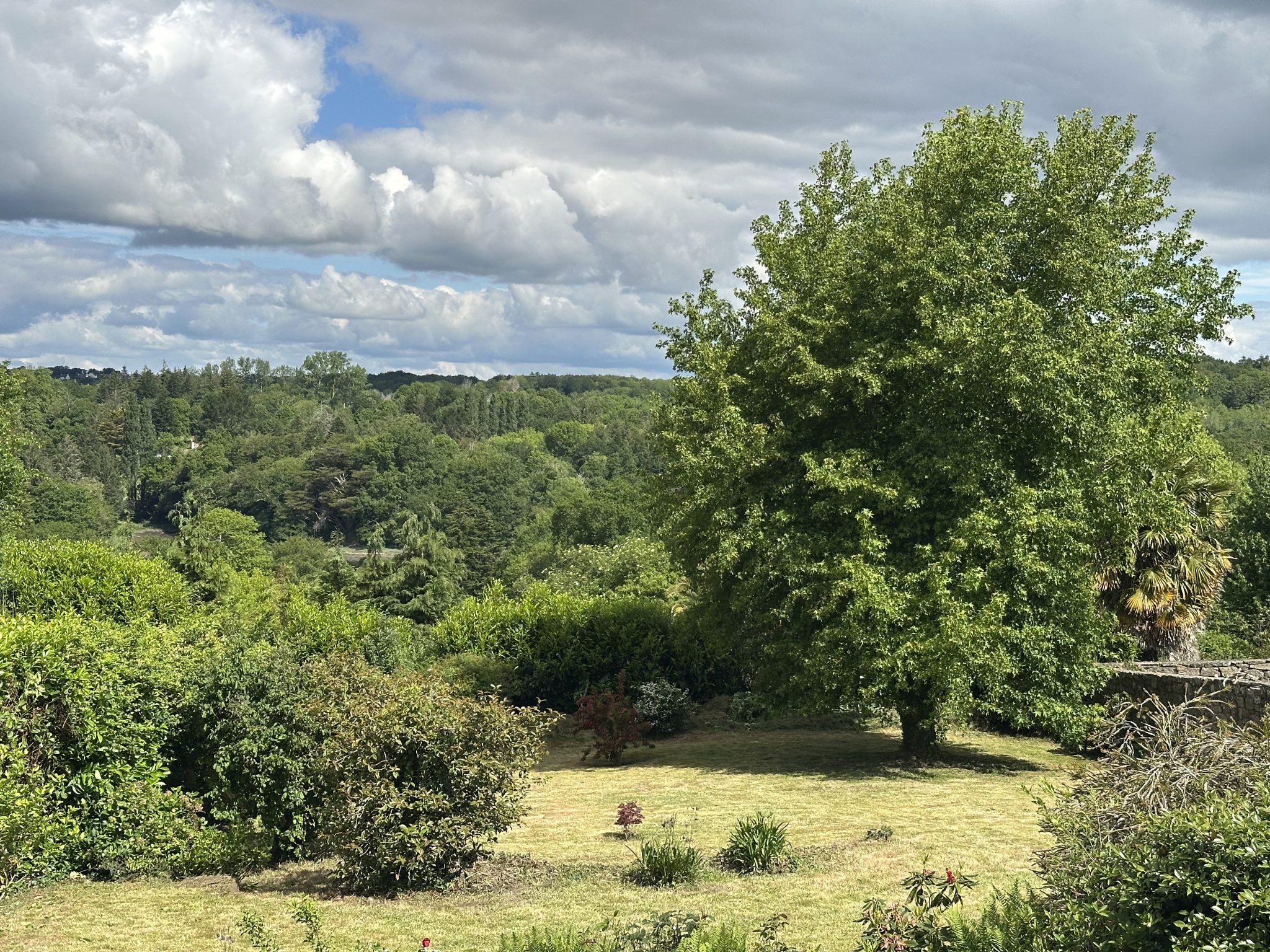 Moëlan-sur-Mer, Charme & Authenticité pour Cette Maison en Pierre Avec accès au Bélon à Pied !