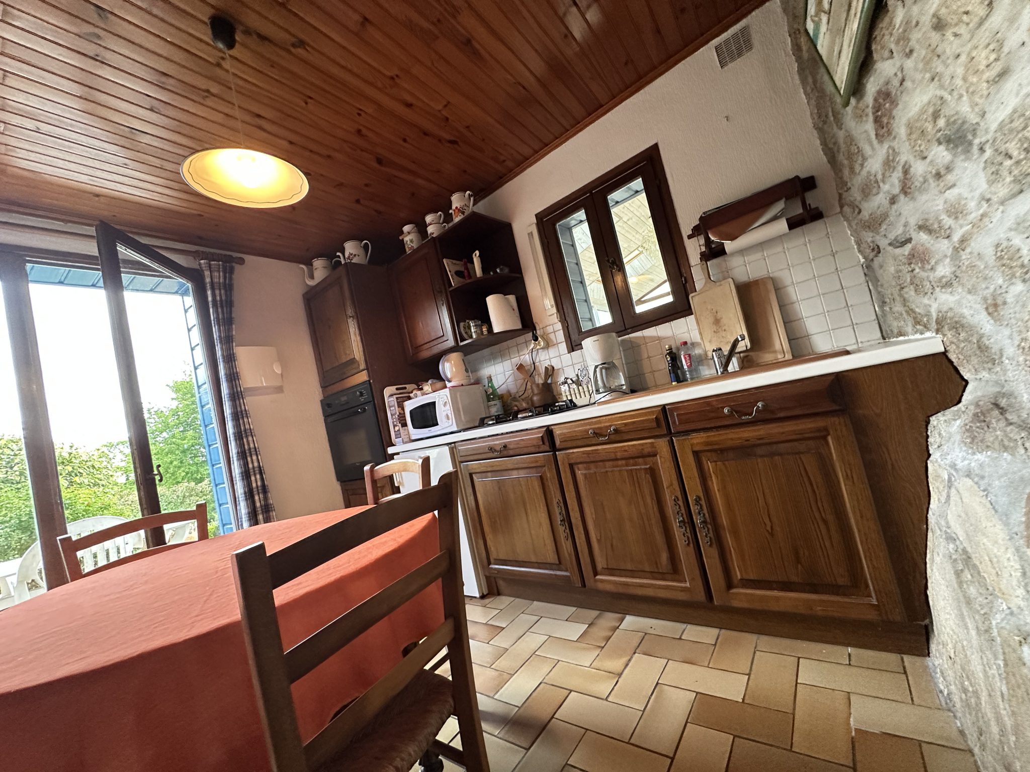 Moëlan-sur-Mer, Charme & Authenticité pour Cette Maison en Pierre Avec accès au Bélon à Pied !