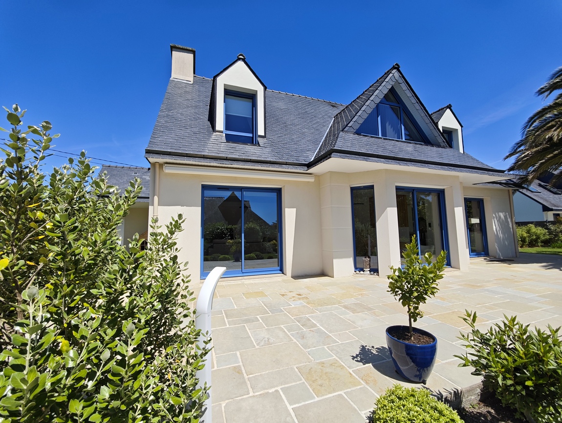 Quimper Sud – Maison Contemporaine aux Prestations Qualitatives & Soignées sur Terrain de 1000 m2.