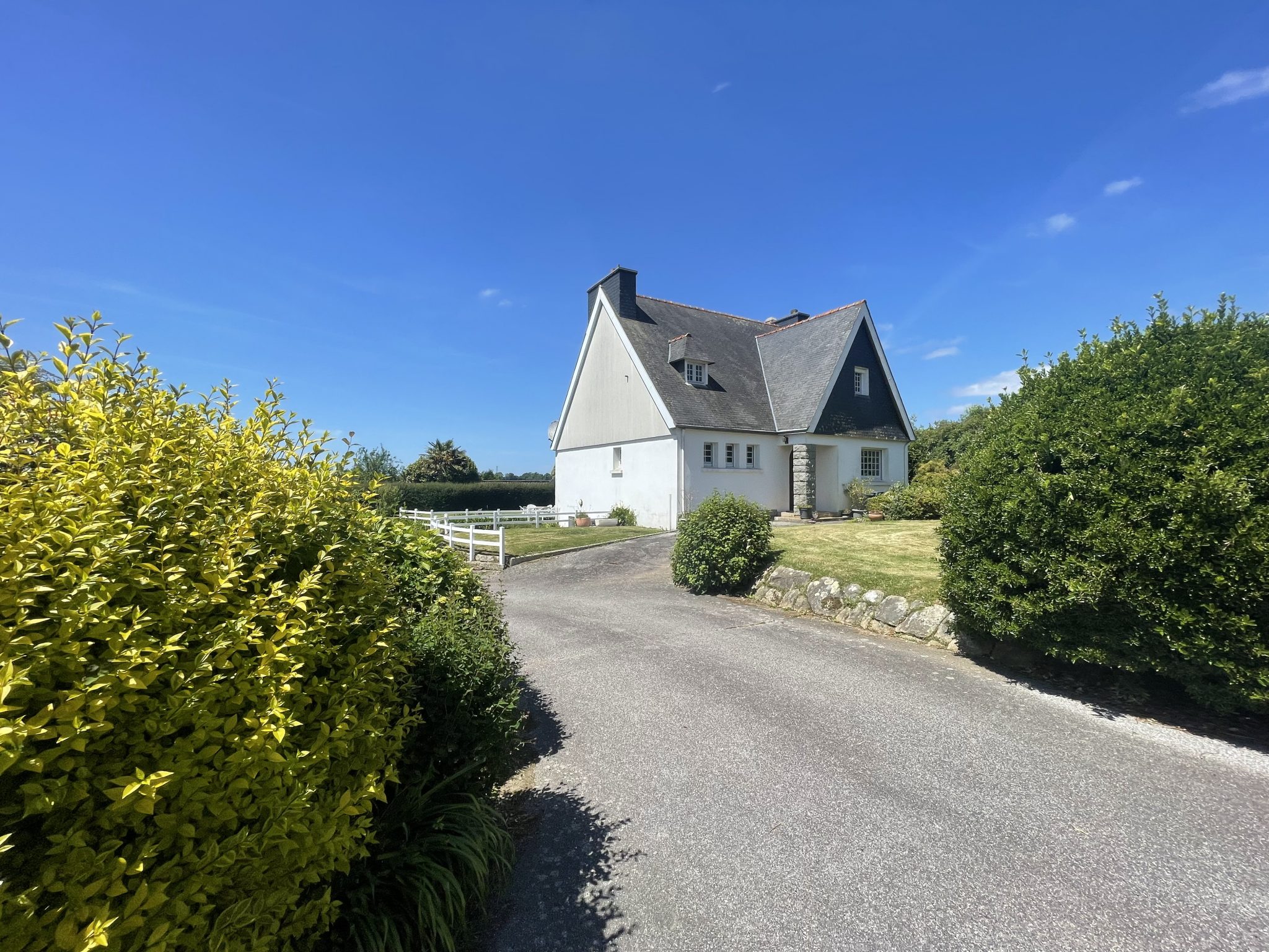 Quimper 10mn, Fort Potentiel Pour  Maison traditionnelle (135m²) & Son Vaste Jardin (2600m²)