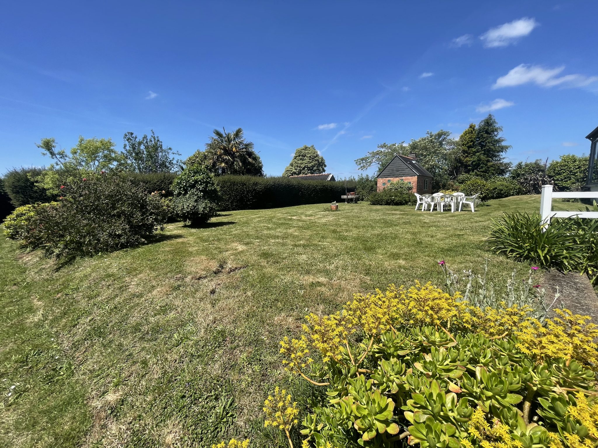 Quimper 10mn, Fort Potentiel Pour  Maison traditionnelle (135m²) & Son Vaste Jardin (2600m²)
