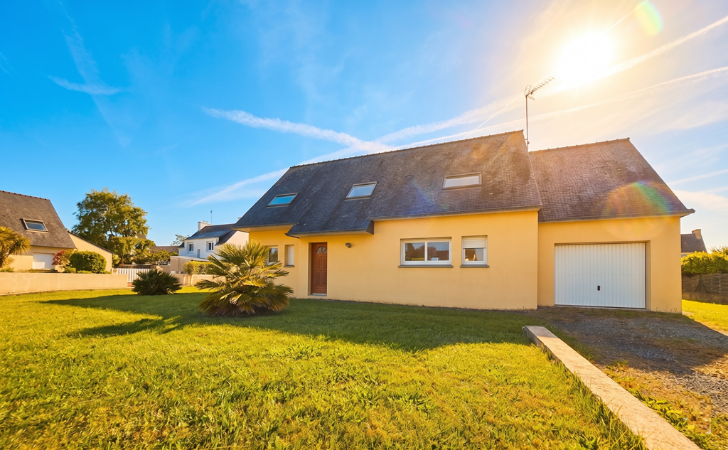 Loctudy, à seulement 5 min de La Plage, Généreuse & Intemporelle Maison Contemporaine Avec Jardin