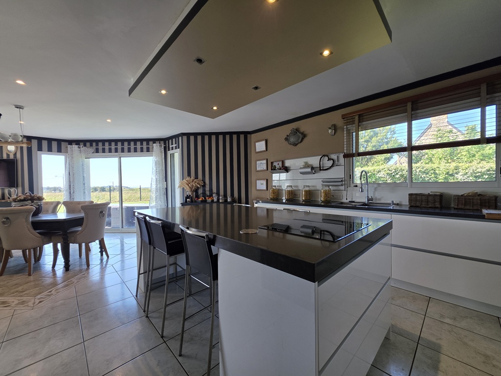 Penmarch, VUE MER de Toutes les Pièces, Maison Contemporaine 4 Chambres Avec Jardin Clos