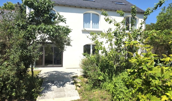 Quimper- Quartier Recherché Du Frugy – Vaste Maison des Années 1950 , Entièrement rénovée & Jardin Paysager